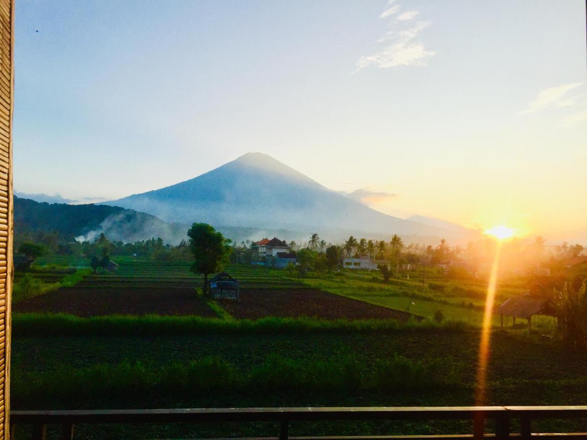 D'Uma Amed Homestay エクステリア 写真