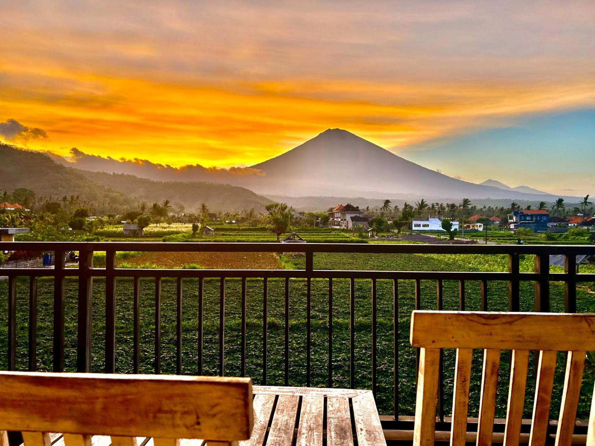 D'Uma Amed Homestay エクステリア 写真