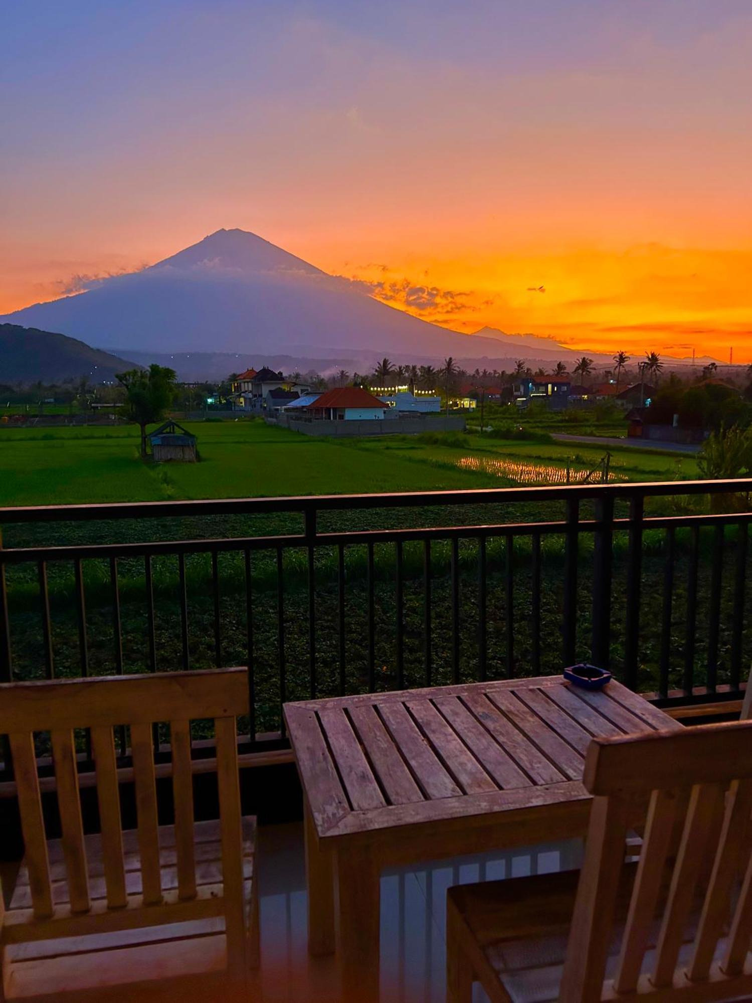 D'Uma Amed Homestay エクステリア 写真
