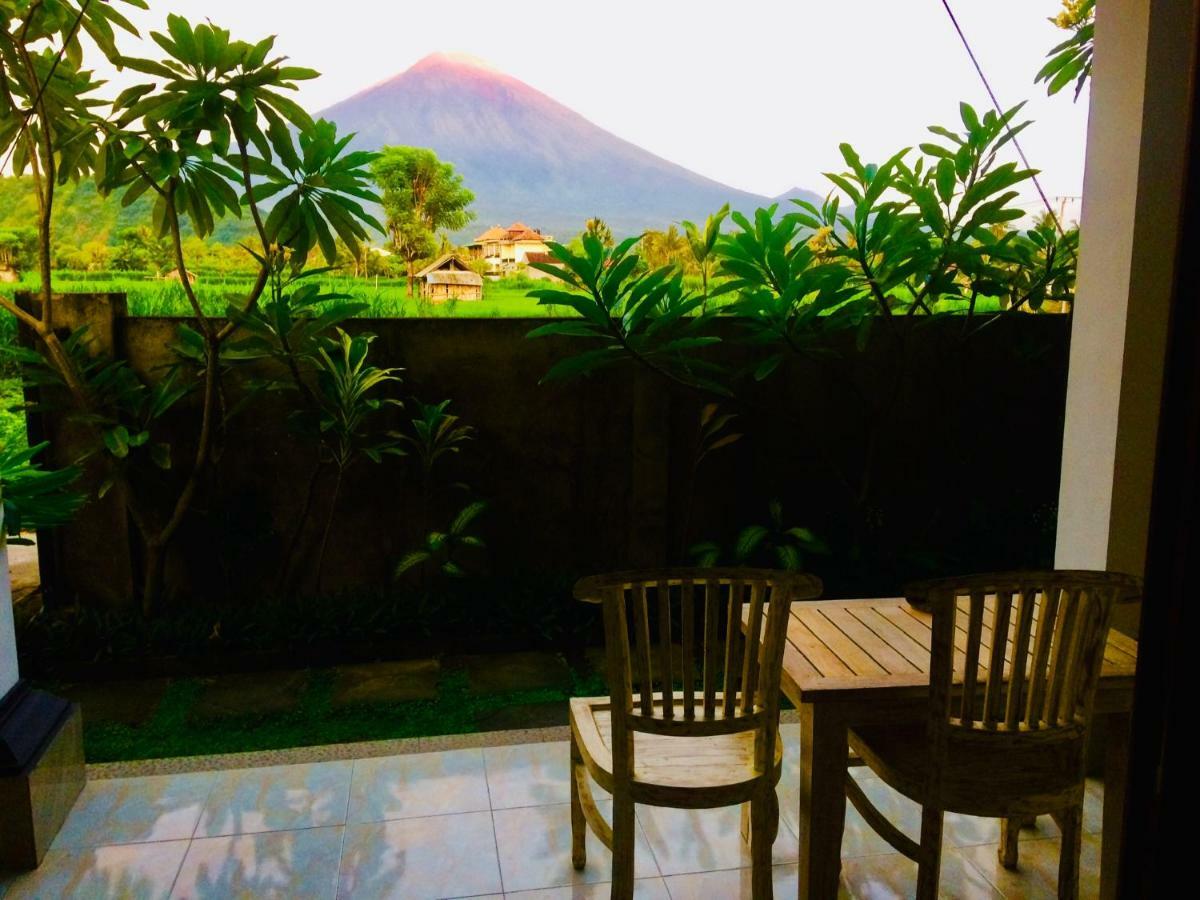 D'Uma Amed Homestay エクステリア 写真